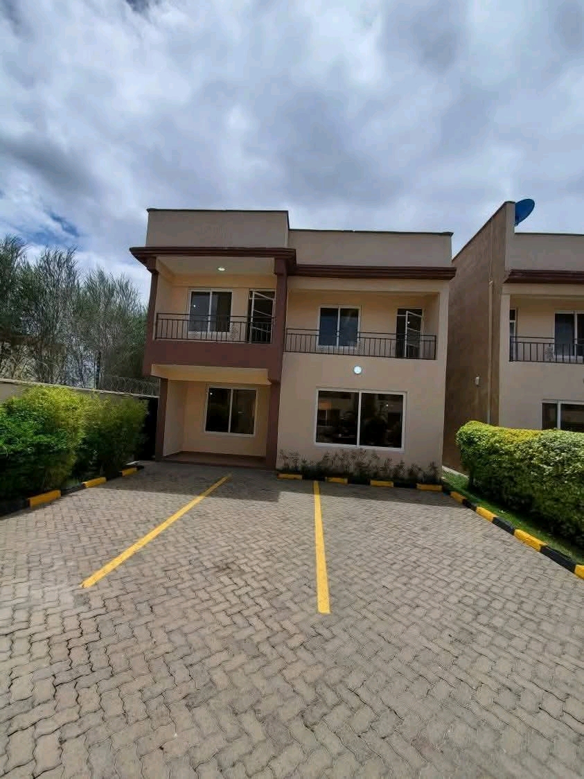 4 Bedroom Townhouse + DSQ (Syokimau)